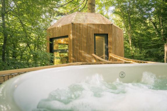 Pourquoi les couples adorent les cabanes perchées ?