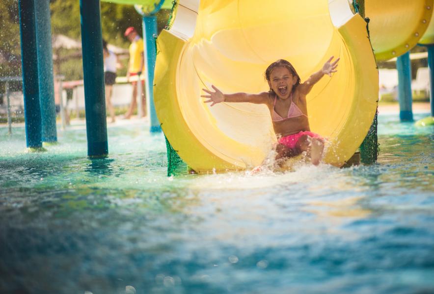 Le Domaine des Étoiles - Piscine et Toboggan